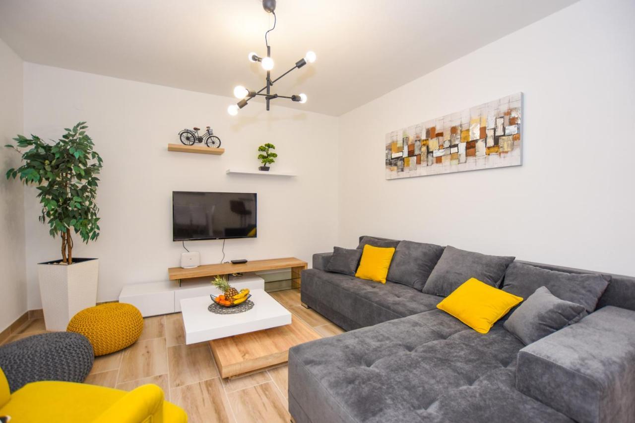 Apartmani Plazibat 만드레 외부 사진