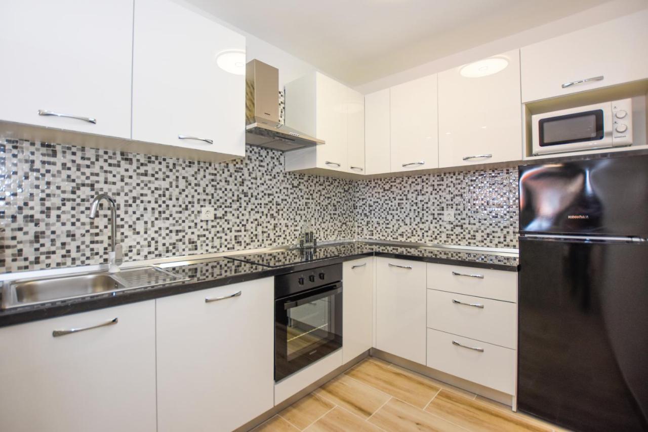 Apartmani Plazibat 만드레 외부 사진